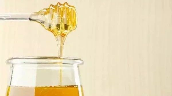 蜂蜜哪种花的好 蜂蜜小餐包 桂花蜂蜜茶怎么做 中蜂蜜出售 喝西药能喝蜂蜜吗