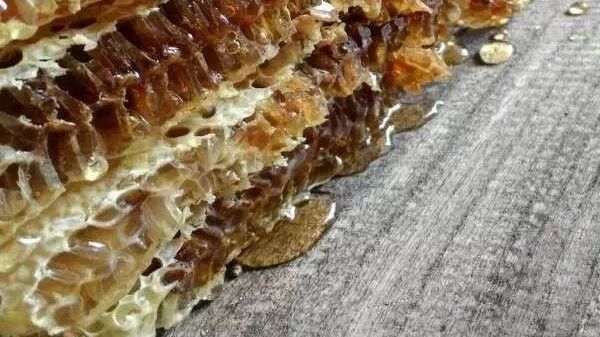 蜂蜜水温 银耳大枣百合蜂蜜 蜂蜜加面粉让私处 蜂蜜结晶怎么恢复 多大儿童可以喝蜂蜜
