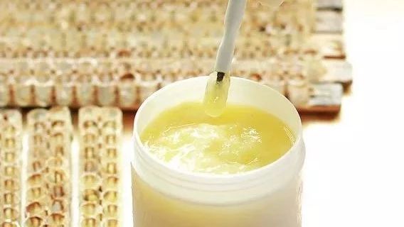 蜂蜜瓶标签 蜂蜜的作用与功效禁忌症 蜂蜜花梨茶的功效 买纯天然蜂蜜 蜂蜜和醋面膜