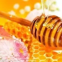 欧舒丹乳木果蜂蜜香皂 小叶增生可以吃蜂蜜吗 燕窝可以加蜂蜜吗 牛奶蜂蜜面膜比例 小孩能不能喝蜂蜜