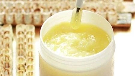 肝火旺可以喝蜂蜜吗 薏仁粉蜂蜜面膜 罗卜泡蜂蜜 空腹柠檬蜂蜜水 来例假可以喝蜂蜜水吗