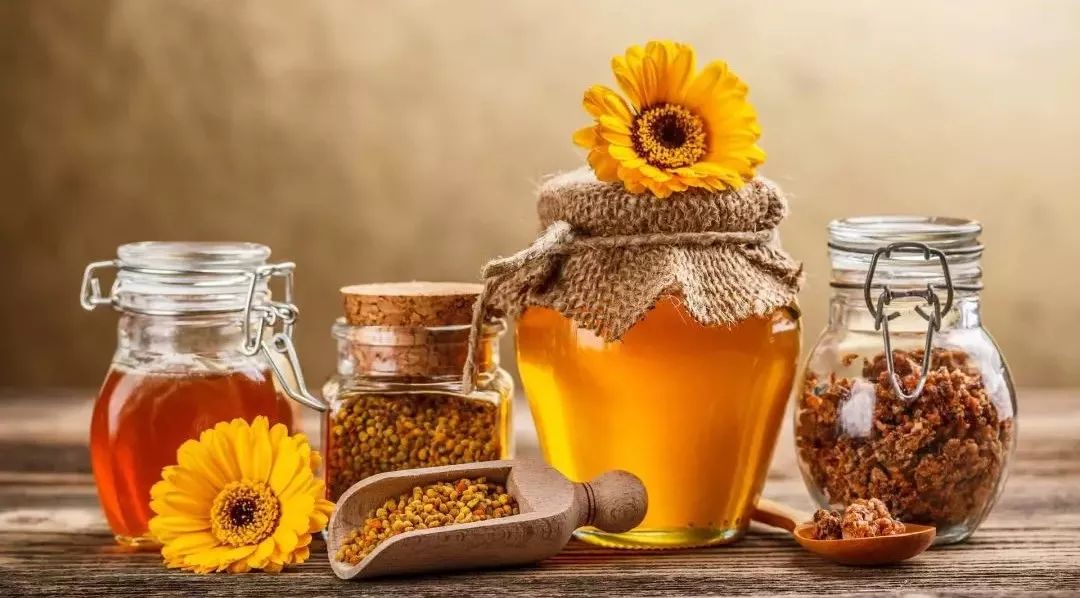 ​说到养生，蜂蜜绝对是不折不扣的养生圣品！枸杞+蜂蜜，功效惊呆了！