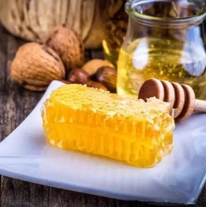 蜂蜜牛奶 每天喝蜂蜜水有什么好处 牛奶加蜂蜜 香蕉蜂蜜减肥 买蜂蜜