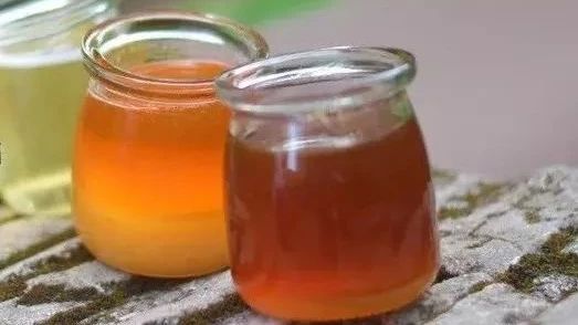 哪种颜色的蜂蜜比较好？