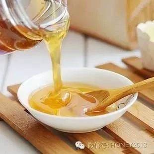 蜂蜜水减肥法 蜂蜜加醋的作用 蜂蜜怎样祛斑 蜂蜜牛奶 蜂蜜去痘印