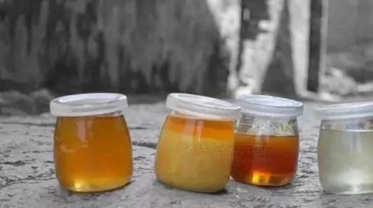 蜂蜜水减肥法 牛奶加蜂蜜的功效 蜂蜜的副作用 蜜蜂养殖加盟 野生蜂蜜价格