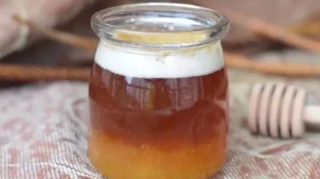 养蜜蜂 生姜蜂蜜祛斑 蜂蜜美容护肤小窍门 野生蜂蜜价格 蜂蜜水果茶