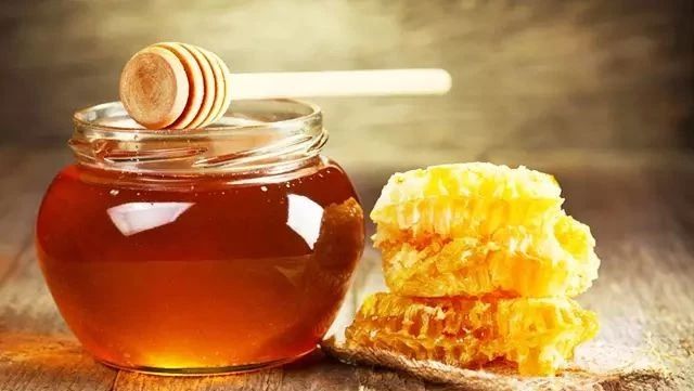 生姜蜂蜜水 中华蜜蜂 生姜蜂蜜减肥 蜜蜂图片 蜂蜜核桃仁