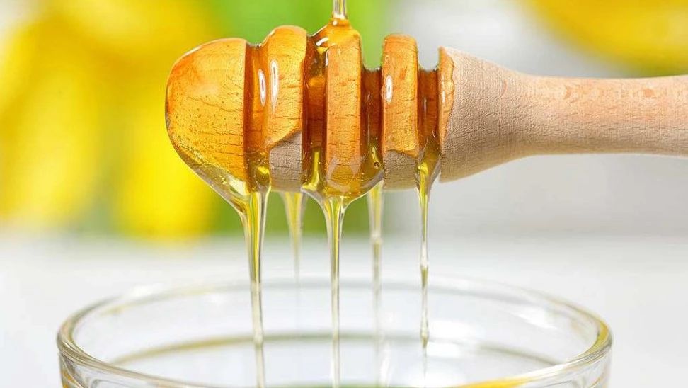 蜂蜜面膜怎么做补水 喝蜂蜜水会胖吗 蜂蜜怎么吃 哪种蜂蜜最好 蜂蜜什么时候喝好