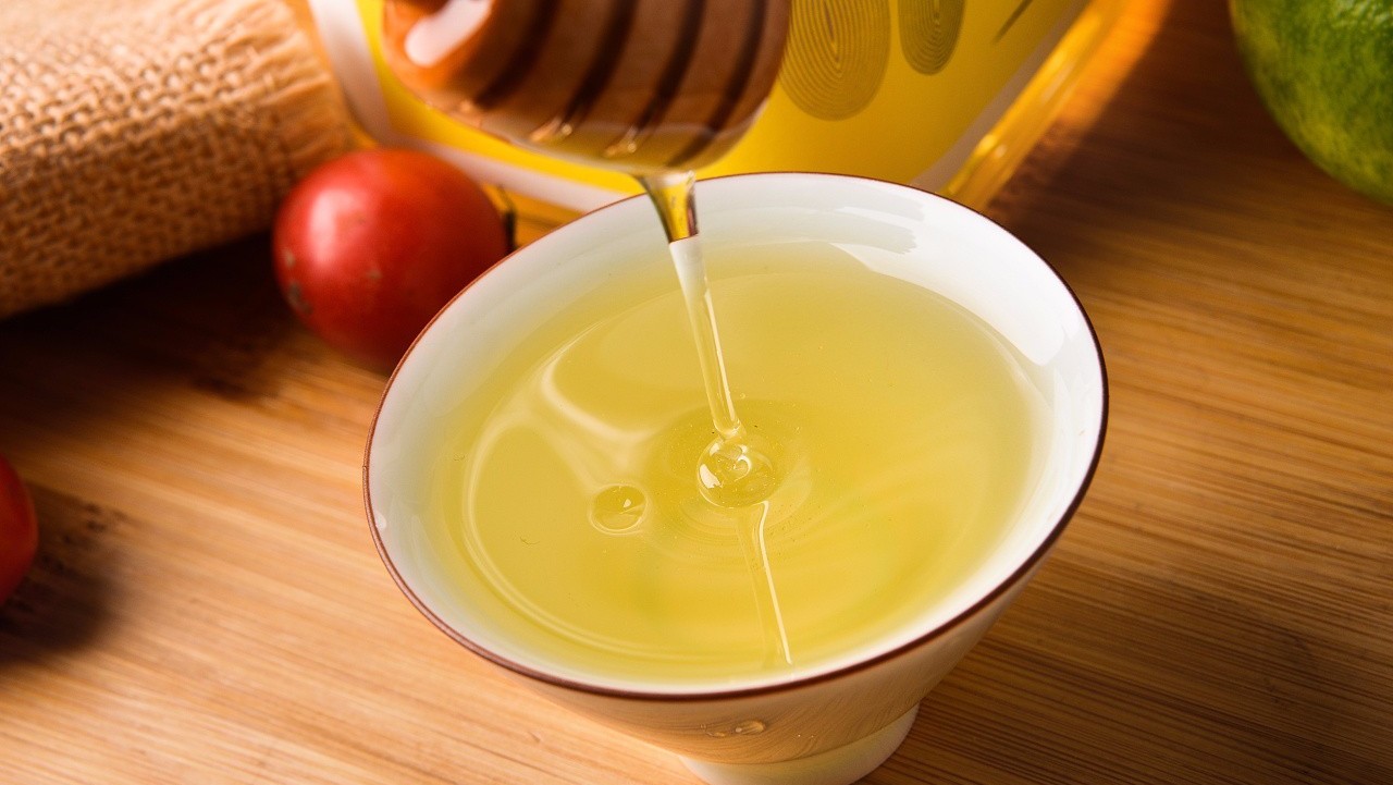 蜂蜜柠檬水的功效 哪种蜂蜜最好 蜂蜜的作用与功效禁忌 蜜蜂病虫害防治 蜂蜜能减肥吗