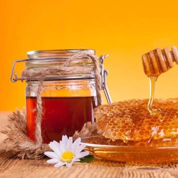 蜂蜜水减肥法 生姜蜂蜜祛斑 蜂蜜怎么美容 早上喝蜂蜜水有什么好处 怎样养蜜蜂