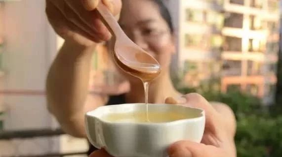 蜂蜜白醋水 蜂蜜橄榄油面膜 蜂蜜加醋的作用与功效 蜂蜜瓶 养殖蜜蜂