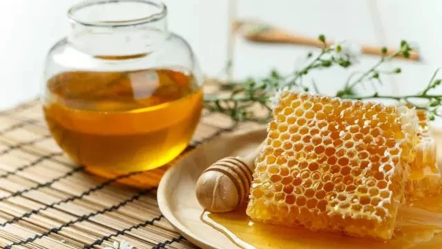 冠生园蜂蜜价格 蜂蜜去痘印 蜂蜜水 怎样养蜜蜂它才不跑 蜂蜜水果茶