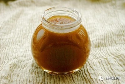 怎么引蜜蜂养蜜蜂 蜜蜂病虫害防治 蜂蜜水怎么喝 中华蜜蜂蜂箱 蜂蜜加醋的作用与功效