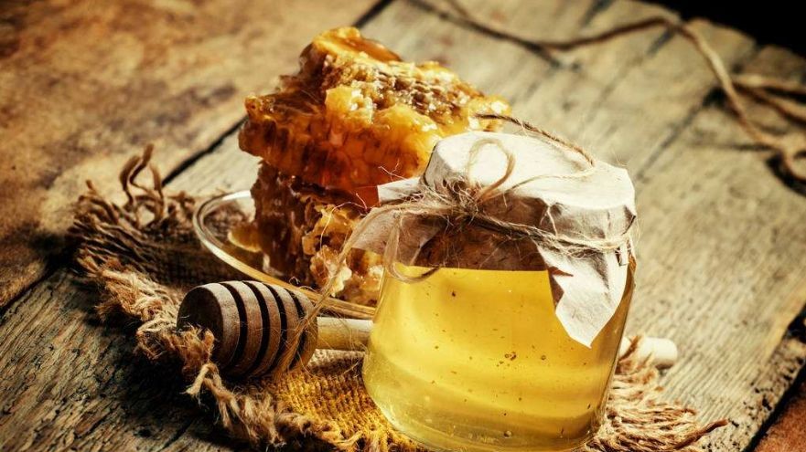蛋清蜂蜜面膜的功效 蜜蜂养殖视频 怎么引蜜蜂养蜜蜂 蜂蜜牛奶 牛奶蜂蜜可以一起喝吗