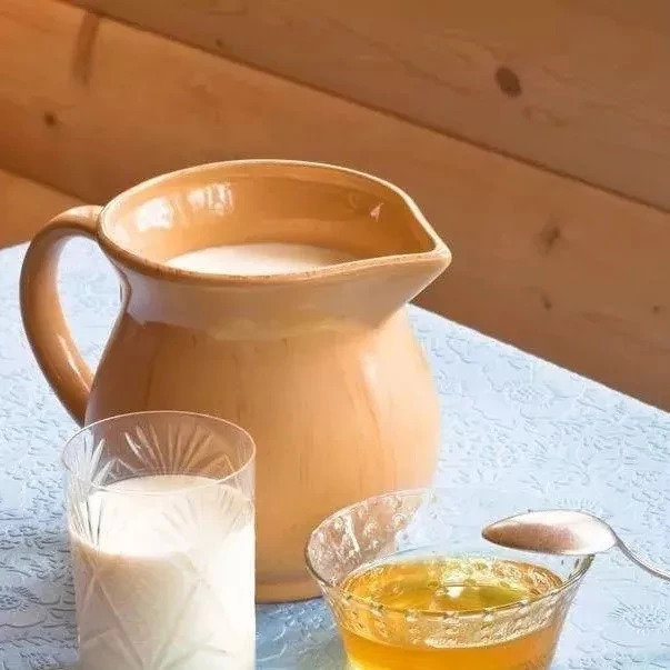 蜂蜜生姜茶 蜂蜜祛斑方法 养蜜蜂 牛奶加蜂蜜的功效 怎样养蜜蜂