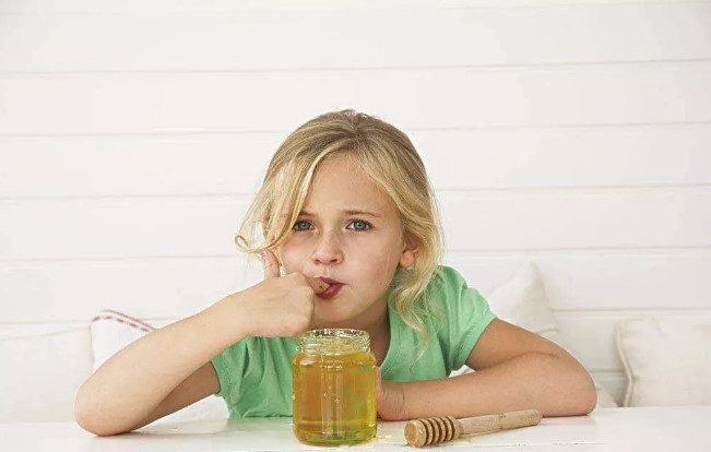 蜂蜜、蜂王浆会导致孩子“性早熟”吗？