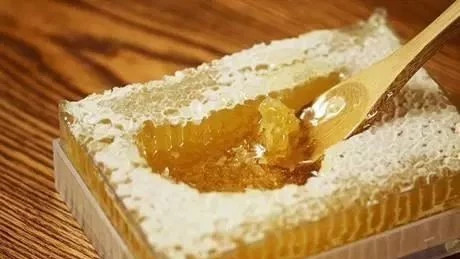 蜂蜜 蜂蜜小面包 蜂蜜加醋的作用 牛奶蜂蜜可以一起喝吗 蜂蜜可以去斑吗