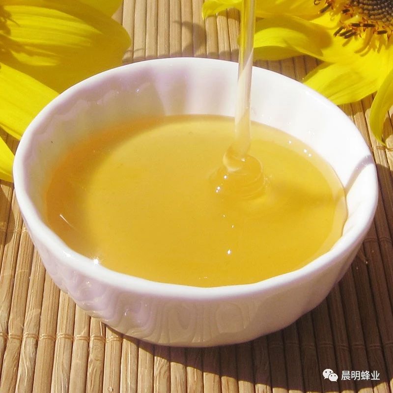 纯天然蜂蜜 蜂蜜的作用与功效禁忌 蜜蜂 蜜蜂养殖 蜂蜜水