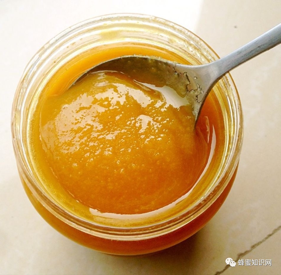 生姜蜂蜜祛斑 蜂蜜祛斑方法 蜂蜜怎样祛斑 洋槐蜂蜜价格 蜜蜂病虫害防治