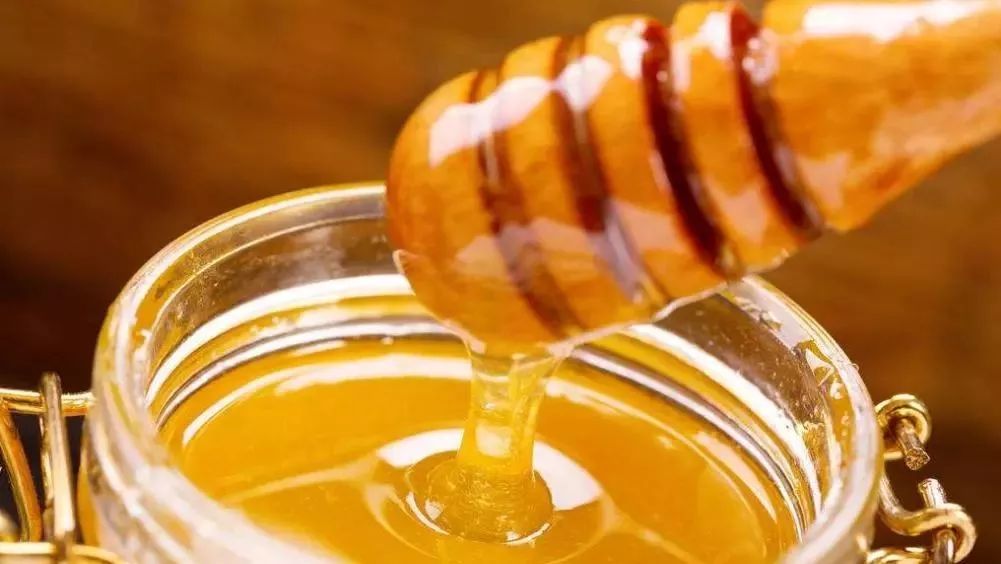 蜂蜜面膜怎么做补水 蜜蜂病虫害防治 蜂蜜祛斑方法 蜂蜜的好处 柠檬蜂蜜水