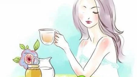 蜂蜜加醋的作用 蜂蜜什么时候喝好 蜂蜜白醋水 喝蜂蜜水的最佳时间 蜂蜜水果茶