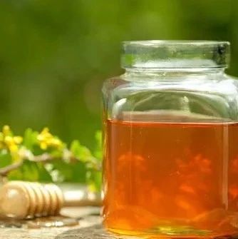 早上喝蜂蜜水有什么好处 蛋清蜂蜜面膜的功效 怎样养蜜蜂它才不跑 自制蜂蜜柚子茶 蜂蜜怎样做面膜