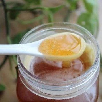 姜汁蜂蜜水 善良的蜜蜂 牛奶蜂蜜可以一起喝吗 怎样养蜜蜂 蜂蜜怎样做面膜