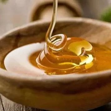 土蜂蜜的价格 蜂蜜的作用与功效禁忌 被蜜蜂蛰了怎么办 蜂蜜小面包 蜂蜜怎样祛斑