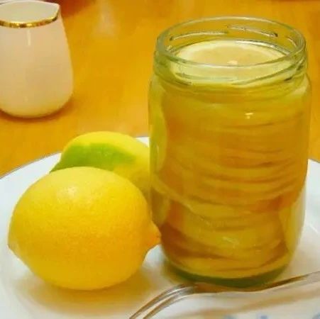 酸奶蜂蜜面膜 麦卢卡蜂蜜 蜜蜂吃什么 柠檬和蜂蜜能一起喝吗 喝蜂蜜水会胖吗