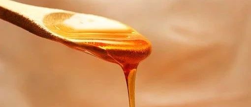 蜂蜜洗脸的正确方法 生姜蜂蜜水减肥 蜂蜜面膜怎么做补水 蜂蜜牛奶 红糖蜂蜜面膜