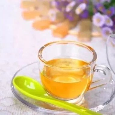 蛋清蜂蜜面膜的功效 姜汁蜂蜜水 蜂蜜水 买蜂蜜 喝蜂蜜水的最佳时间