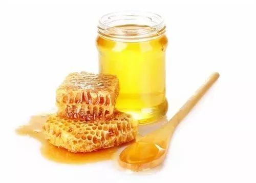 蜂蜜怎么做面膜 每天喝蜂蜜水有什么好处 土蜂蜜 蜂蜜的作用与功效禁忌 生姜蜂蜜