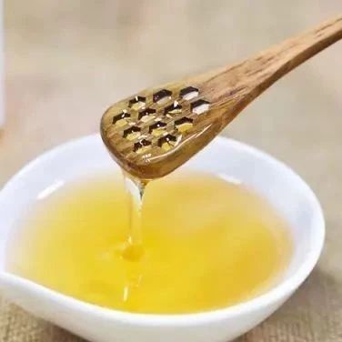 蜂蜜的作用与功效禁忌 如何养蜂蜜 蜂蜜 蜂蜜祛斑方法 吃蜂蜜会长胖吗