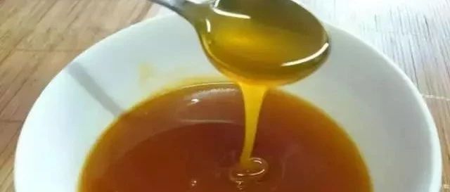 蜜蜂吃什么 养蜜蜂的方法 蜜蜂图片 蜂蜜的作用与功效禁忌 牛奶加蜂蜜