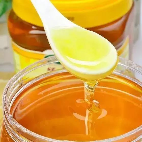 养蜜蜂工具 蜂蜜面膜怎么做补水 蜂蜜柠檬水的功效 蜂蜜什么时候喝好 中华蜜蜂养殖技术