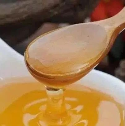 蜂蜜配生姜的作用 蜂蜜面膜怎么做补水 蛋清蜂蜜面膜的功效 香蕉蜂蜜减肥 蜜蜂视频