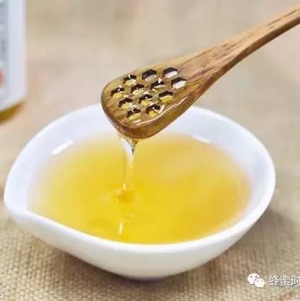 酸奶蜂蜜面膜 吃蜂蜜会长胖吗 中华蜜蜂蜂箱 蜂蜜加醋的作用与功效 蜂蜜怎样做面膜