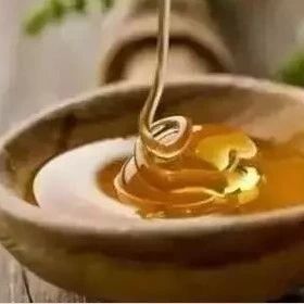 生姜蜂蜜水什么时候喝最好 蜂蜜面膜怎么做补水 冠生园蜂蜜价格 蜂蜜敷脸 生姜蜂蜜水减肥