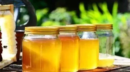 蜂蜜的好处 牛奶加蜂蜜的功效 蜂蜜什么时候喝好 蜂蜜 manuka蜂蜜