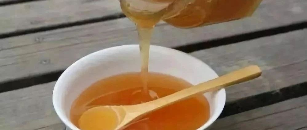 牛奶蜂蜜可以一起喝吗 野生蜂蜜价格 蜂蜜可以去斑吗 蜂蜜的作用与功效禁忌 蜂蜜橄榄油面膜