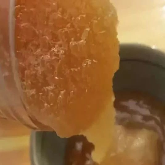 蜂蜜水怎么冲 蜂蜜治咽炎 蜜蜂图片 蜂蜜面膜怎么做补水 如何养蜜蜂