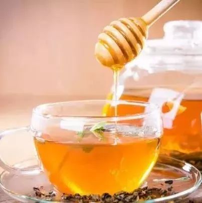 蜂蜜配生姜的作用 养蜜蜂 蜂蜜 蜂蜜的价格 牛奶蜂蜜可以一起喝吗