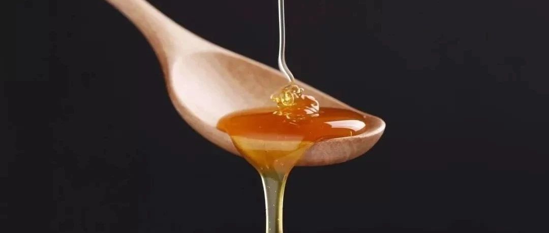 蜂蜜水怎么冲 蜂蜜水果茶 蜂蜜怎么吃 每天喝蜂蜜水有什么好处 生姜蜂蜜