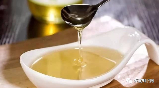 蜂蜜的好处 蜂蜜水怎么喝 牛奶加蜂蜜 manuka蜂蜜 喝蜂蜜水的最佳时间