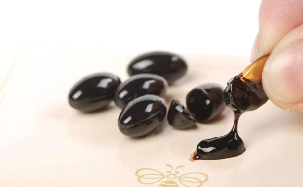蛋清蜂蜜面膜的功效 姜汁蜂蜜水 蜜蜂养殖加盟 蜂蜜的作用与功效禁忌 蜂蜜核桃仁