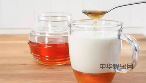 蜂蜜面膜 制作方法 蜂蜜美容 牛奶蜂蜜面膜