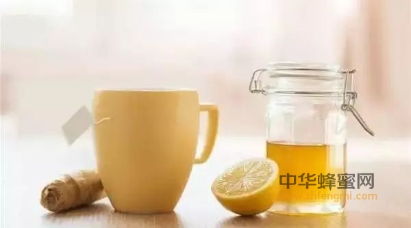 一杯蜂蜜柠檬水