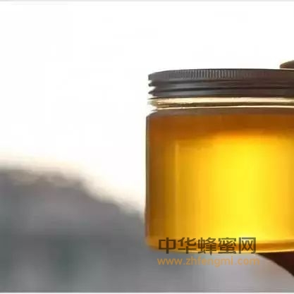 蜂蜜珍品、细如凝脂—椴树蜜