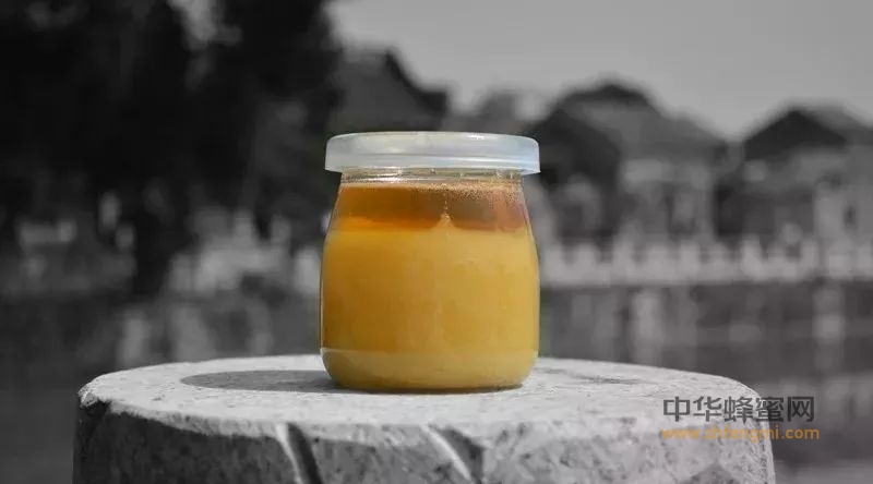 蜂蜜下面的“白糖”，是养蜂人的良心！